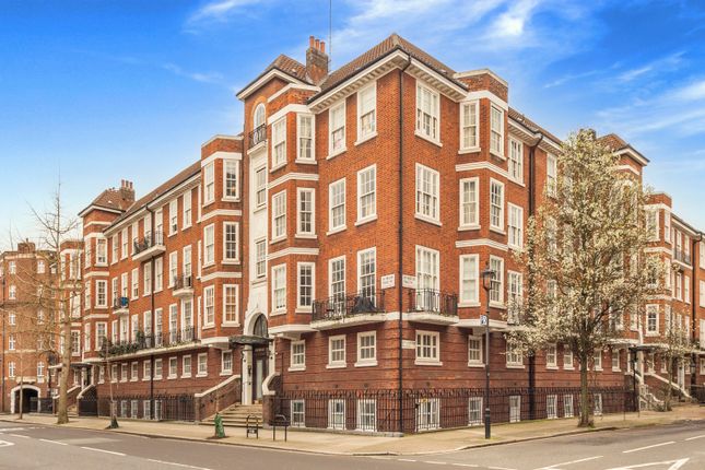 Flat for sale in Sherwood Court, Seymour Place