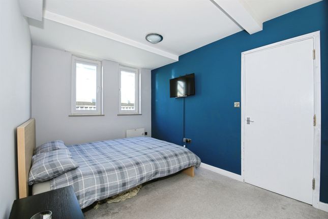 22, Misterton Court, Peterborough photo 5