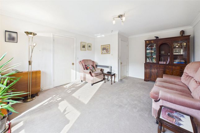 Flat 11, Firwood Court,, Southwell Park Road, Surrey photo 4