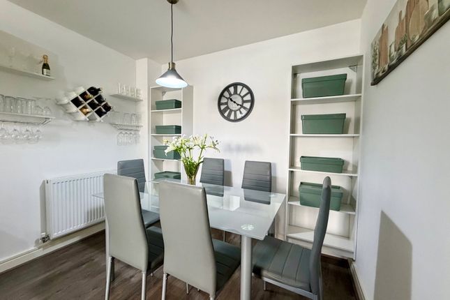 27, Horseshoe Drive, Newton Abbot photo 4