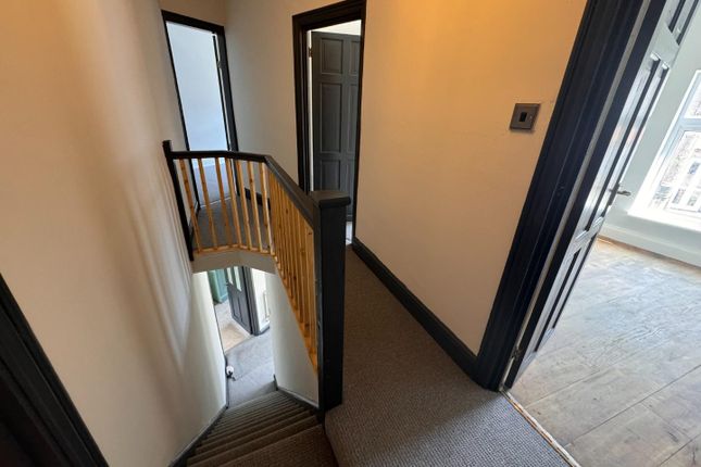 31, Victoria Avenue, Rugby photo 4