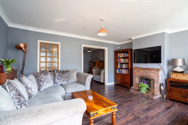 29 Valley Drive, -, Gravesend photo 2