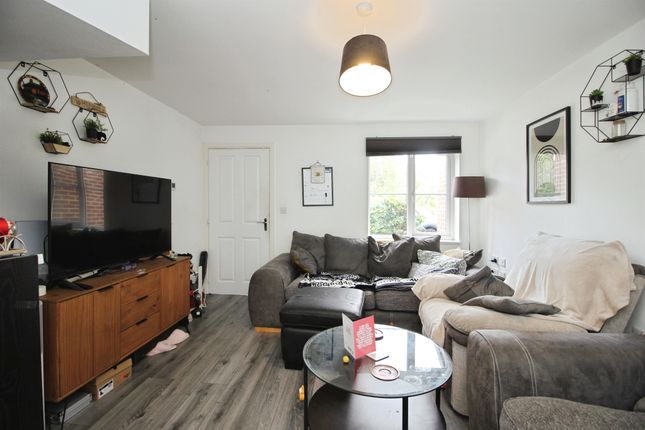 1, Frobisher Avenue, CASTLEFORD photo 2