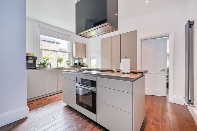 Flat for sale in Flanders Road, Bedford Park, London