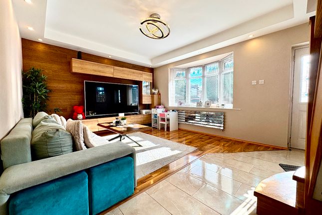 66 Greenfold Avenue, Bolton photo 4