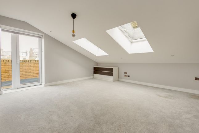Flat Flat 6, Old Dairy, 133, Kilburn Lane, London photo 3