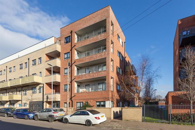 Thumbnail Maisonette for sale in Sutherland Road, Walthamstow