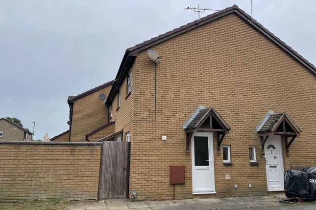 Semi-detached bungalow to rent in Bracken Close, Carterton, Oxfordshire