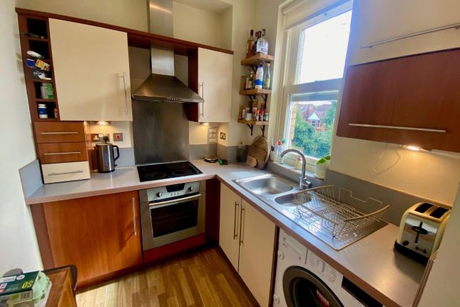 Flat 17, 13, Mauldeth Road, Withington photo 3