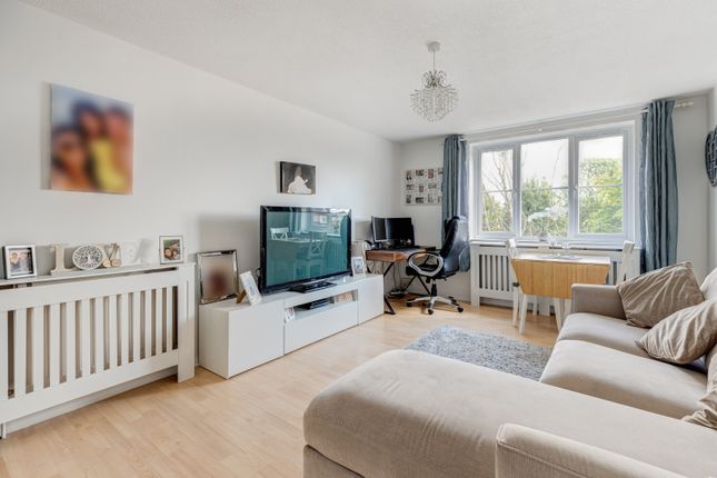 Thumbnail Flat for sale in Village Court, Twyford Road, St. Albans, Hertfordshire