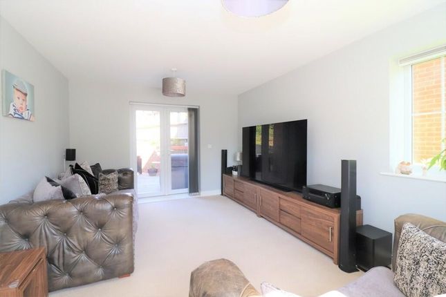 45, Hellyar Rise, Southampton photo 4