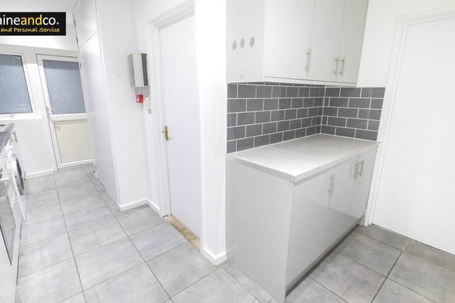 10, Travellers Lane, Hatfield photo 4