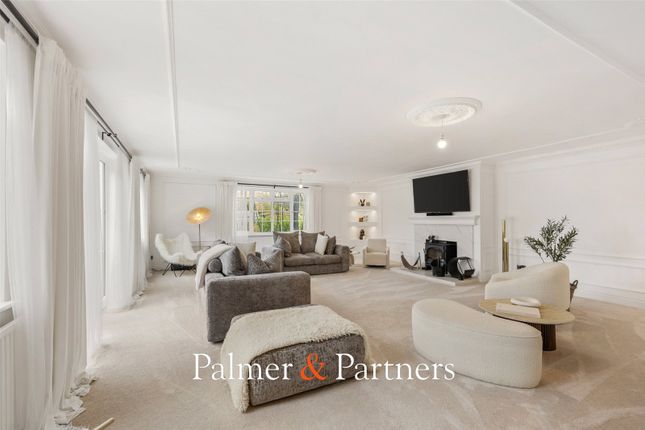 32, Arnold Road, Essex photo 2
