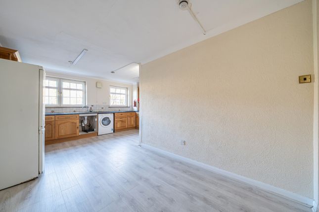 28, Tubbenden Lane, Orpington photo 4