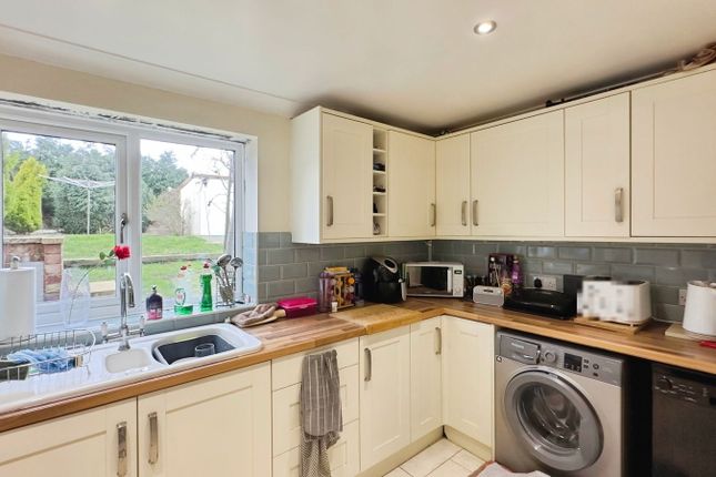 122, Kenilworth Drive, Ilkeston photo 3