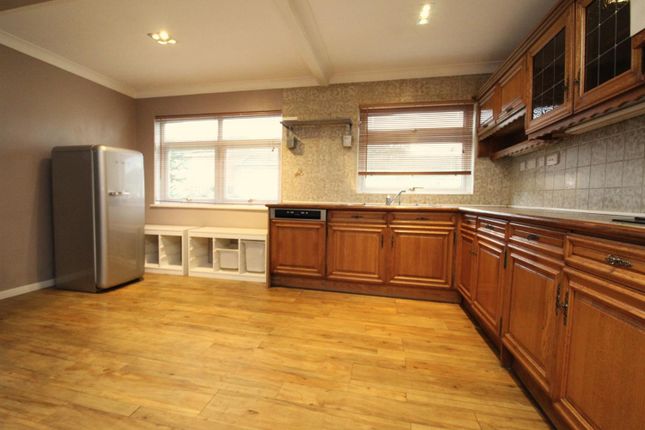 36, Ford End, Woodford Green photo 3