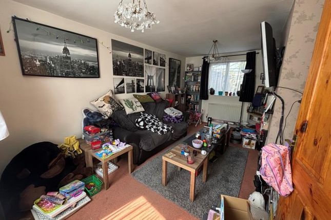 7, Valley Road, Telford photo 4