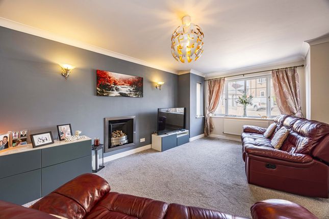 4, Castle Court, Heanor photo 5