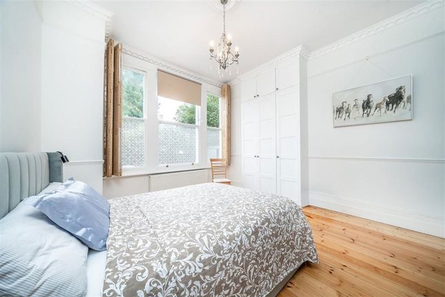 Flat 2, 170, Broom Road, Teddington photo 4