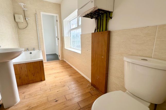 81, Warbreck Drive, Blackpool photo 5