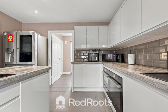3 Fountains Close, Kirk Sandall, South Yorkshire photo 3