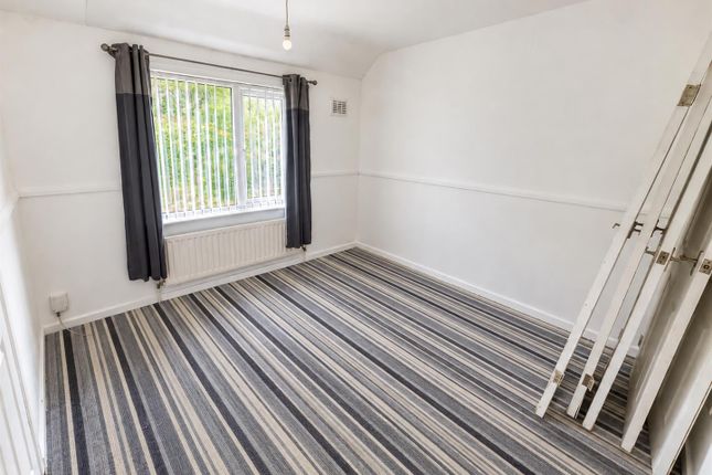 31, Northwood Crescent, Bradford photo 5