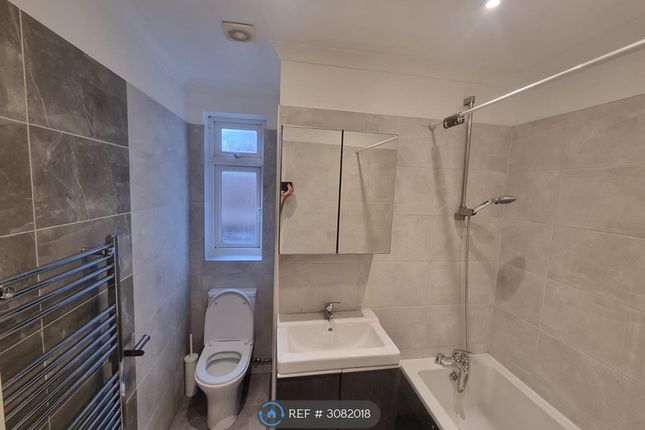 Albert Court Edgware Road, London photo 4
