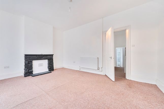 33, Browning Road, Enfield photo 4