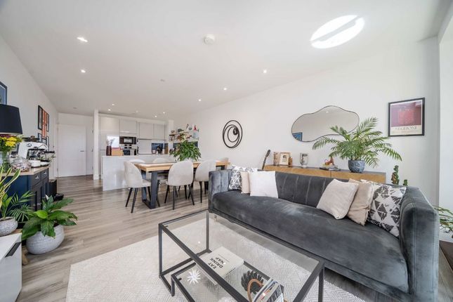 6 Juniper House, 221, Hoe Street, London photo 3