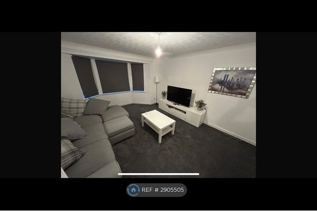Flat, Waverley Crescent, Livingston photo 3