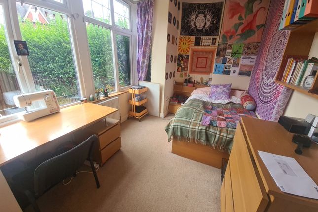 Bright And Cozy Single Bedroom With A Large Window...