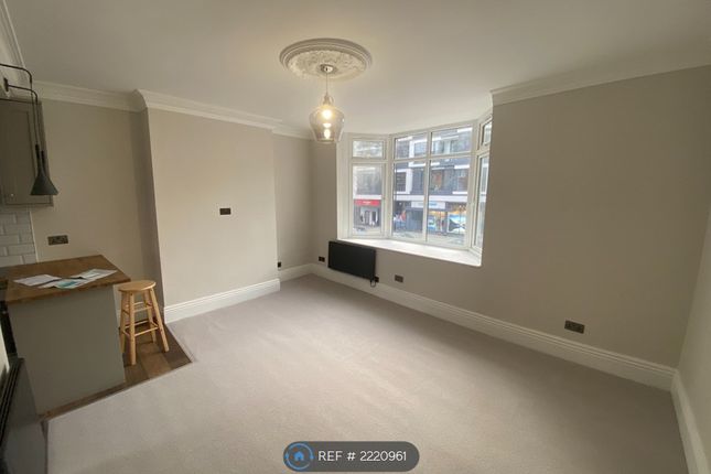 Thumbnail Studio to rent in Chiswick High Road, London