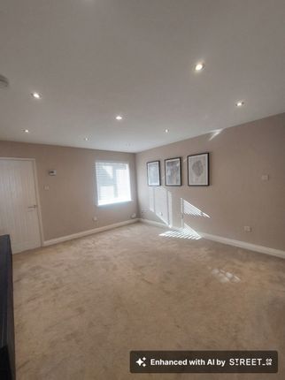 8 Cae Derw, Neath photo 5