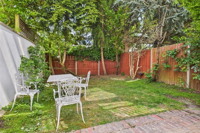 No. 10 - Tobin Close*, Belsize Park, London photo 4