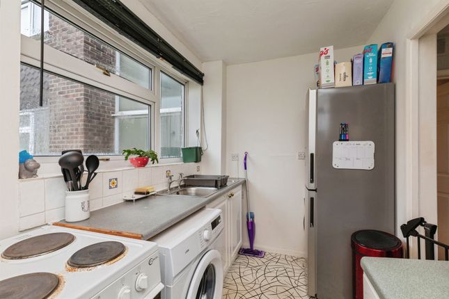 95, Abbotswood, Bristol photo 4