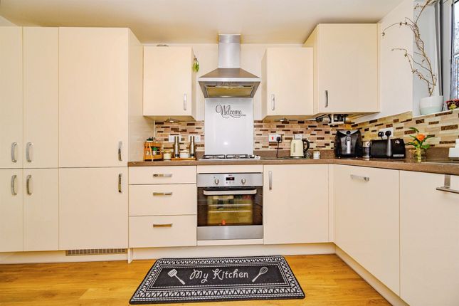 51, Woodwhite Way, HEMEL HEMPSTEAD photo 3