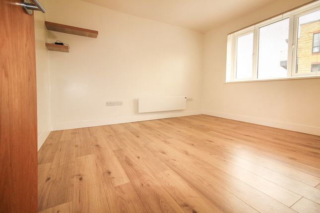 Thumbnail Flat to rent in Runnymede, London