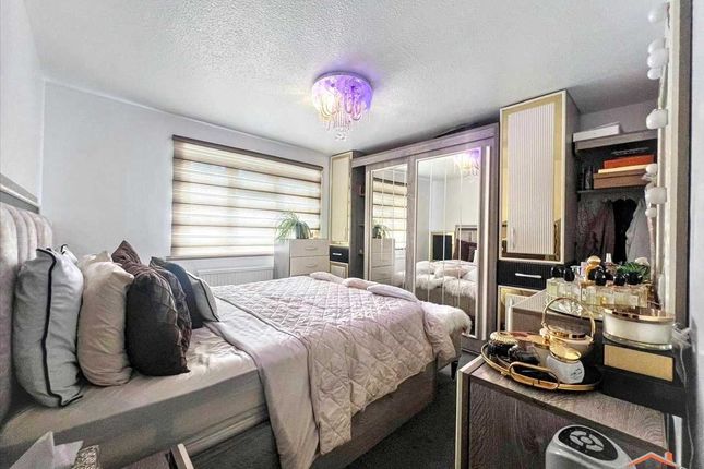 1B, Heronsgate, Edgware photo 5