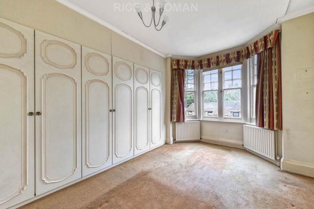 45 Clarefield Court, North End Lane, Ascot photo 4