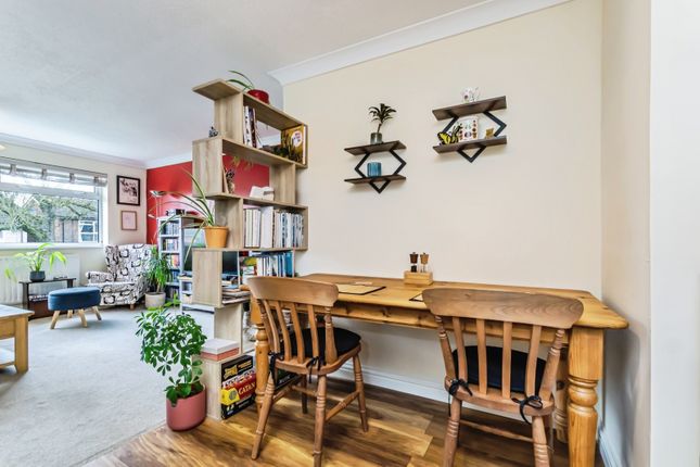 16, Lindley Road, Surrey photo 3
