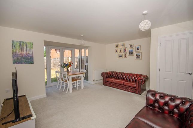 27, Rowdell Avenue, Bristol photo 2