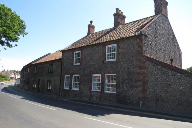 3-bed house on Cromer Road, CROMER, £1,200/mo