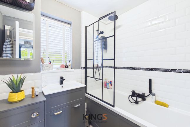 24 Tempsford, Welwyn Garden City photo 4