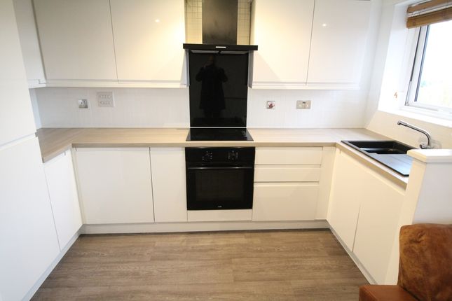 Flat 8, 10, Marigold Walk, Warwickshire photo 4