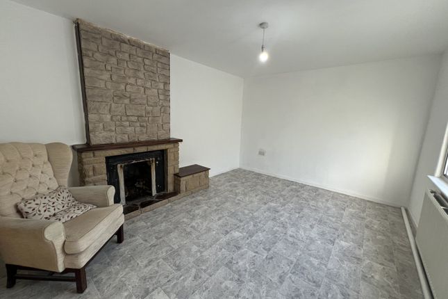 587, Stockport photo 2