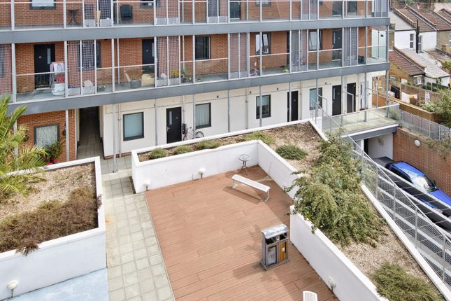 Flat for sale in The Courtyard, Surbiton Avenue, Southend-On-Sea