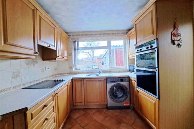 9, Nut Tree Close, Highbridge photo 3