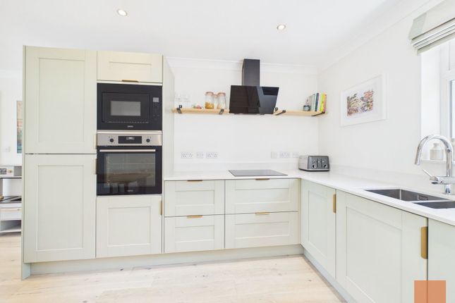 6, Lower Hillcrest, Perranporth photo 2