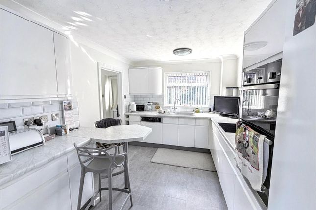 10, Sandbrier Close, Walnut Tree photo 4