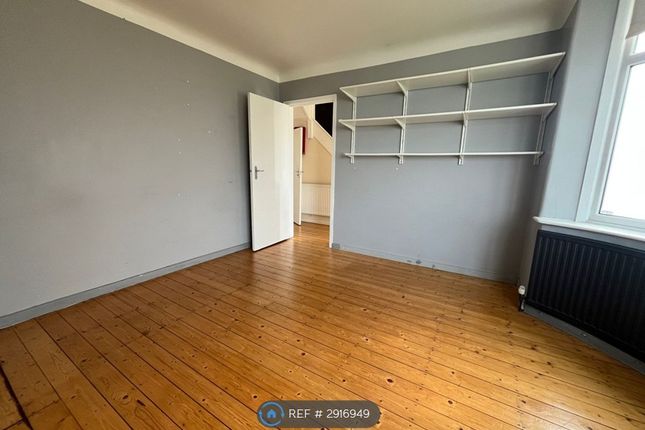 Manor Avenue, Sale photo 3